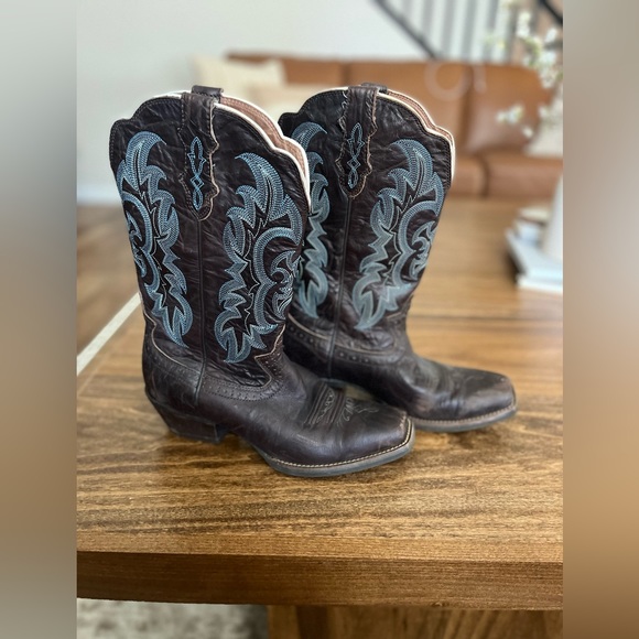 Square Toe Justin Cowboy Boots | W10 - Picture 3 of 3